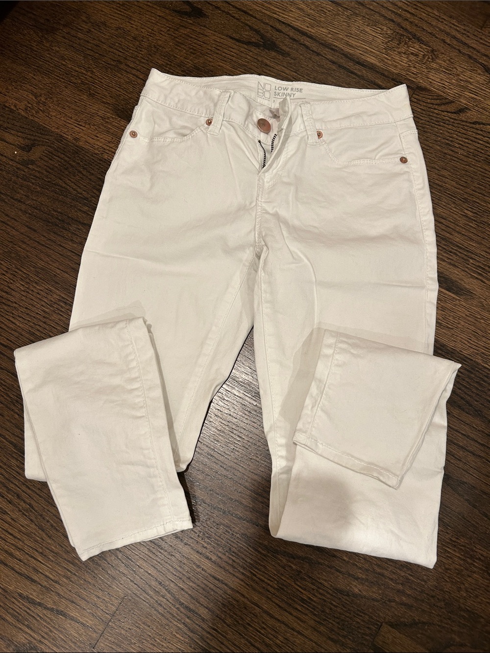 White Low-Rise Skinny Jeans - Women size 3